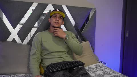 massimo_vidal online show from 10/15/25, 01:50