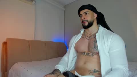 massimo online show from 11/10/25, 03:49