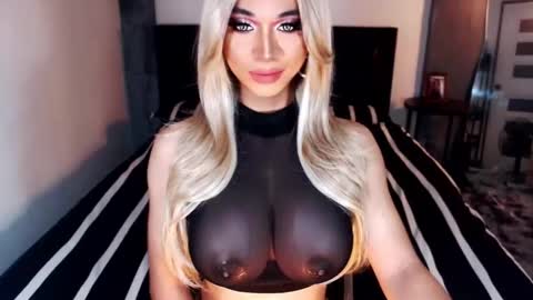 Snapshot of massivecockxmistress chatting on 10/14/25, 02:23 Aica online show from 10/14/25, 02:23