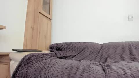 Domi online show from 04/18/26, 01:59