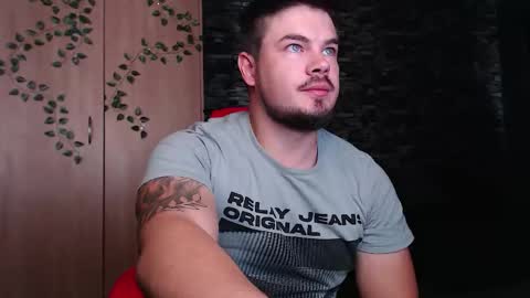 Snapshot of master__blue__eye chatting on 11/27/25, 07:43 Master Blue Eye online show from 11/27/25, 07:43