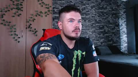 Snapshot of master__blue__eye chatting on 03/20/26, 09:14 Master Blue Eye online show from 03/20/26, 09:14