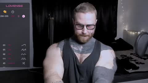 Snapshot of master_oil chatting on 12/30/24, 05:13 Huge Alex online show from 12/30/24, 05:13