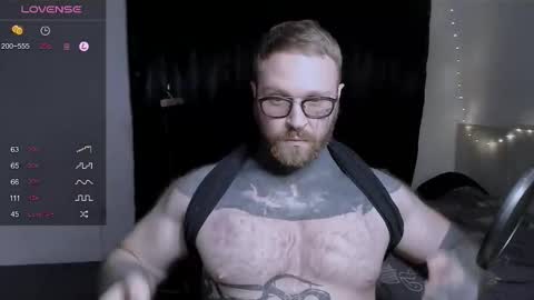 Snapshot of master_oil chatting on 02/10/25, 05:52 Huge Alex online show from 02/10/25, 05:52