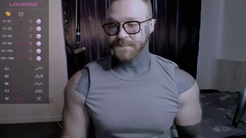 Snapshot of master_oil chatting on 02/20/25, 06:17 Huge Alex online show from 02/20/25, 06:17