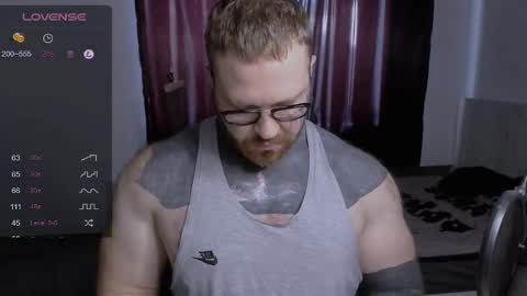 Snapshot of master_oil chatting on 03/10/25, 06:38 Huge Alex online show from 03/10/25, 06:38