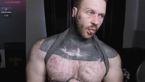 Snapshot of master_oil chatting on 10/06/25, 05:38 Huge Alex online show from 10/06/25, 05:38