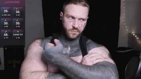 Snapshot of master_oil chatting on 10/12/25, 01:15 Huge Alex online show from 10/12/25, 01:15