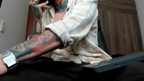 steven  online show from 11/19/25, 04:51