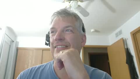 Snapshot of master_thorn chatting on 09/18/25, 02:13 Master Thorn online show from 09/18/25, 02:13