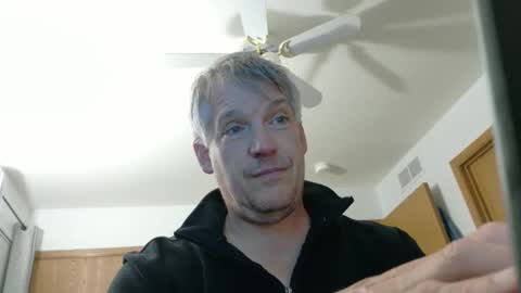 Snapshot of master_thorn chatting on 10/17/25, 02:04 Master Thorn online show from 10/17/25, 02:04