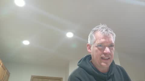 Snapshot of master_thorn chatting on 10/29/25, 10:55 Master Thorn online show from 10/29/25, 10:55