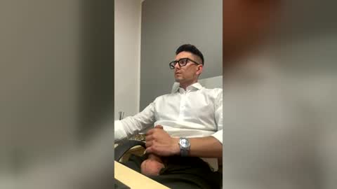 Snapshot of masterboss_fl chatting on 06/18/26, 11:47 Master Boss online show from 06/18/26, 11:47