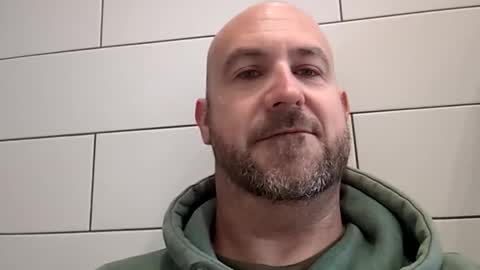 Snapshot of masterclass69er chatting on 06/11/26, 01:31 Bob online show from 06/11/26, 01:31
