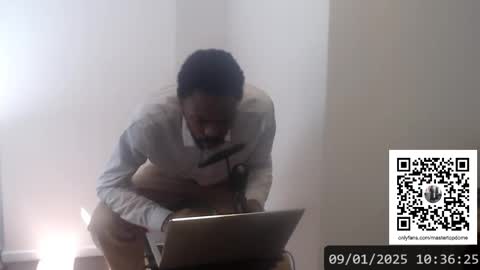 Snapshot of masterdomfuck chatting on 01/09/25, 01:35 Masterdomfuck online show from 01/09/25, 01:35