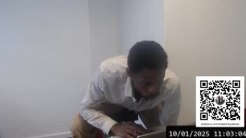 Snapshot of masterdomfuck chatting on 01/10/25, 02:02 Masterdomfuck online show from 01/10/25, 02:02