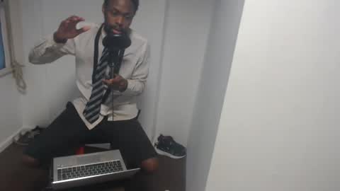 Snapshot of masterdomfuck chatting on 01/16/25, 11:06 Masterdomfuck online show from 01/16/25, 11:06