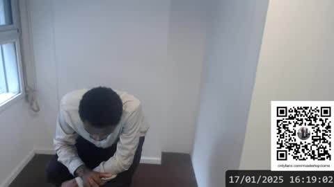 Snapshot of masterdomfuck chatting on 01/17/25, 07:16 Masterdomfuck online show from 01/17/25, 07:16