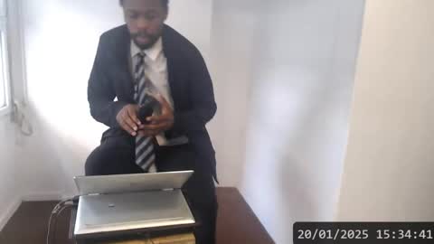 Snapshot of masterdomfuck chatting on 01/20/25, 06:32 Masterdomfuck online show from 01/20/25, 06:32