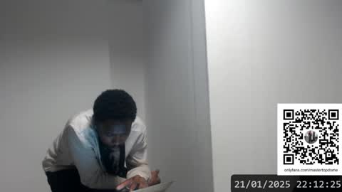 Snapshot of masterdomfuck chatting on 01/22/25, 01:10 Masterdomfuck online show from 01/22/25, 01:10