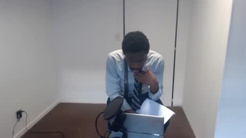 Snapshot of masterdomfuck chatting on 02/01/25, 10:02 Masterdomfuck online show from 02/01/25, 10:02