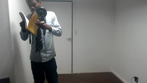 Snapshot of masterdomfuck chatting on 02/02/25, 01:12 Masterdomfuck online show from 02/02/25, 01:12