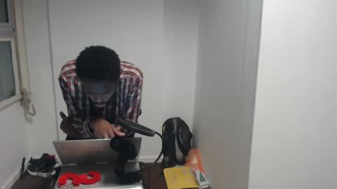 Snapshot of masterdomfuck chatting on 02/06/25, 12:33 Masterdomfuck online show from 02/06/25, 12:33