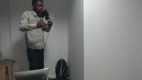 Snapshot of masterdomfuck chatting on 02/11/25, 02:57 Masterdomfuck online show from 02/11/25, 02:57