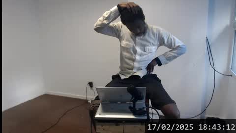 Snapshot of masterdomfuck chatting on 02/17/25, 09:41 Masterdomfuck online show from 02/17/25, 09:41