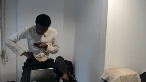 Snapshot of masterdomfuck chatting on 02/26/25, 08:33 Masterdomfuck online show from 02/26/25, 08:33