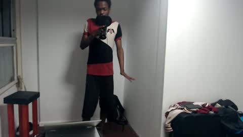 Snapshot of masterdomfuck chatting on 03/08/25, 01:06 Masterdomfuck online show from 03/08/25, 01:06