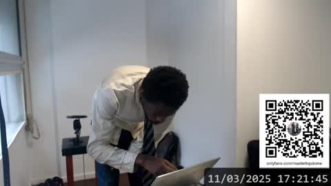 Snapshot of masterdomfuck chatting on 03/11/25, 08:20 Masterdomfuck online show from 03/11/25, 08:20