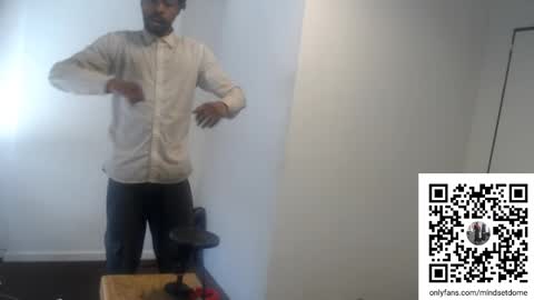 Snapshot of masterdomfuck chatting on 10/13/25, 03:01 Masterdomfuck online show from 10/13/25, 03:01