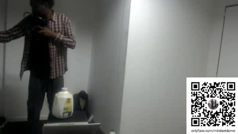 Snapshot of masterdomfuck chatting on 10/23/25, 12:21 Masterdomfuck online show from 10/23/25, 12:21