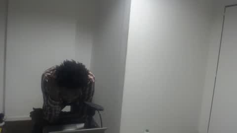 Snapshot of masterdomfuck chatting on 10/24/25, 01:13 Masterdomfuck online show from 10/24/25, 01:13