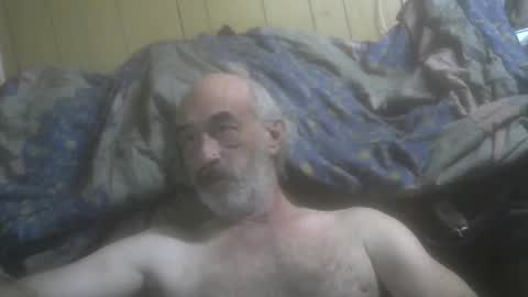 Snapshot of mastermichael24 chatting on 12/27/24, 02:04 mastermichael24 online show from 12/27/24, 02:04