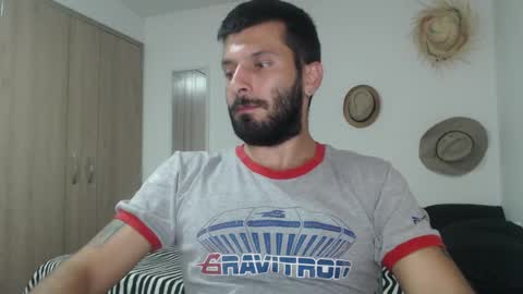 Snapshot of masterofinfatuation chatting on 01/17/25, 03:12   online show from 01/17/25, 03:12