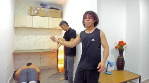 Team Cris Darwin- Fernando- Stiven- David online show from 01/27/25, 11:32