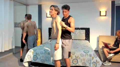 Team Cris Darwin- Fernando- Stiven- David online show from 02/24/25, 07:41