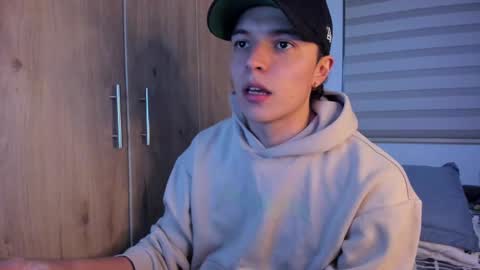 Snapshot of mastrangelo_x chatting on 09/19/25, 04:25 mastrangelo_x online show from 09/19/25, 04:25