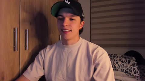 Snapshot of mastrangelo_x chatting on 09/26/25, 03:32 mastrangelo_x online show from 09/26/25, 03:32