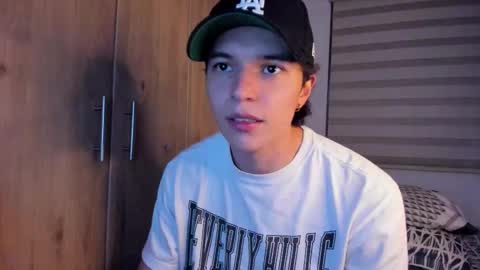 Snapshot of mastrangelo_x chatting on 10/14/25, 03:07 mastrangelo_x online show from 10/14/25, 03:07