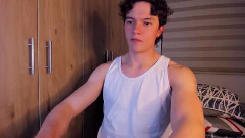 Snapshot of mastrangelo_x chatting on 10/21/25, 05:08 mastrangelo_x online show from 10/21/25, 05:08