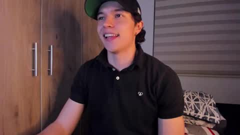 Snapshot of mastrangelo_x chatting on 10/23/25, 03:06 mastrangelo_x online show from 10/23/25, 03:06