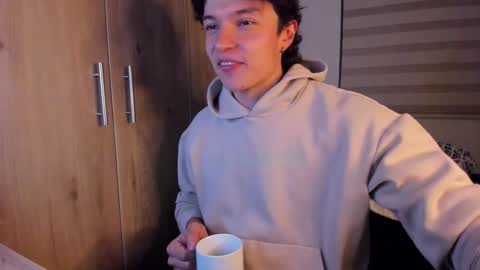 Snapshot of mastrangelo_x chatting on 10/29/25, 03:20 mastrangelo_x online show from 10/29/25, 03:20