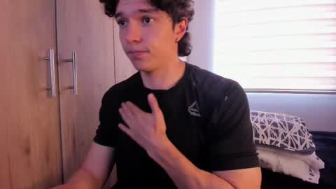 Snapshot of mastrangelo_x chatting on 10/30/25, 04:30 mastrangelo_x online show from 10/30/25, 04:30