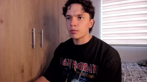 Snapshot of mastrangelo_x chatting on 11/18/25, 09:19 mastrangelo_x online show from 11/18/25, 09:19