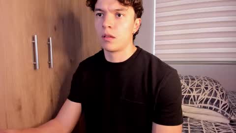 Snapshot of mastrangelo_x chatting on 11/21/25, 08:51 mastrangelo_x online show from 11/21/25, 08:51