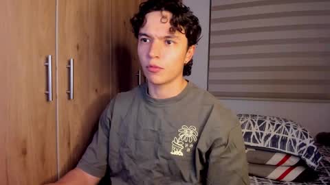 Snapshot of mastrangelo_x chatting on 12/19/25, 04:19 mastrangelo_x online show from 12/19/25, 04:19