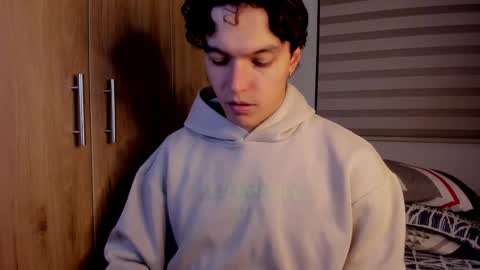 Snapshot of mastrangelo_x chatting on 01/16/26, 04:05 mastrangelo_x online show from 01/16/26, 04:05